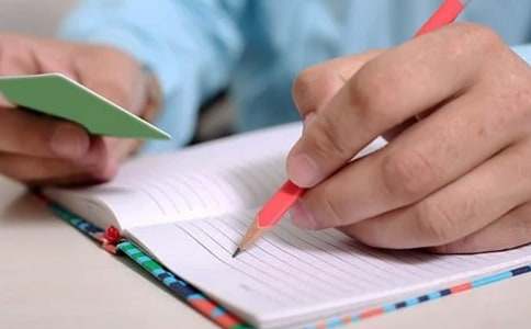 越长大，越孤独_写事的作文600字